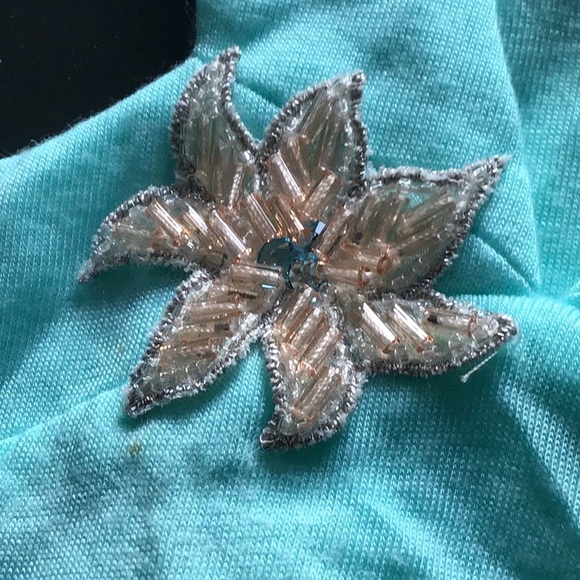 EUC How & Wen mint tank with beaded flower - Picture 5 of 5